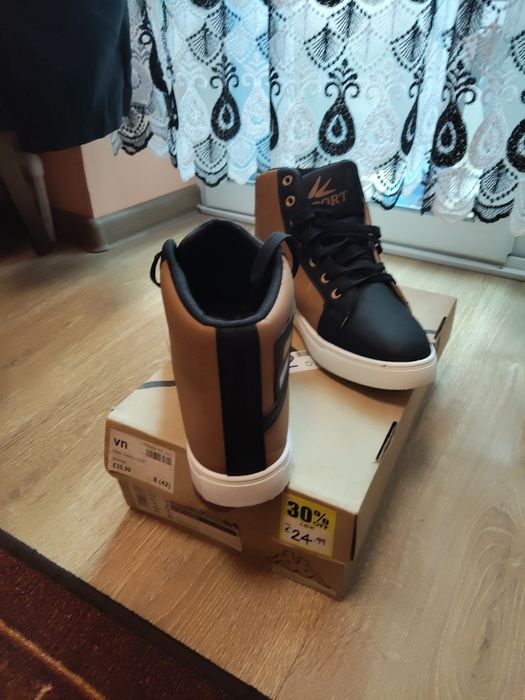 Adidași gheata nr 42 noi la cutie