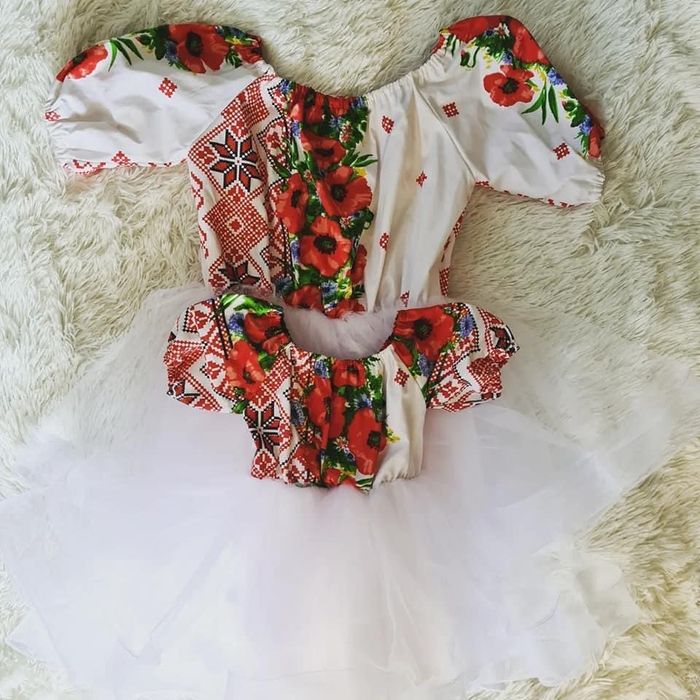 Еднакви Рокли за майка и дъщеря с нородни мотиви / нородна носия