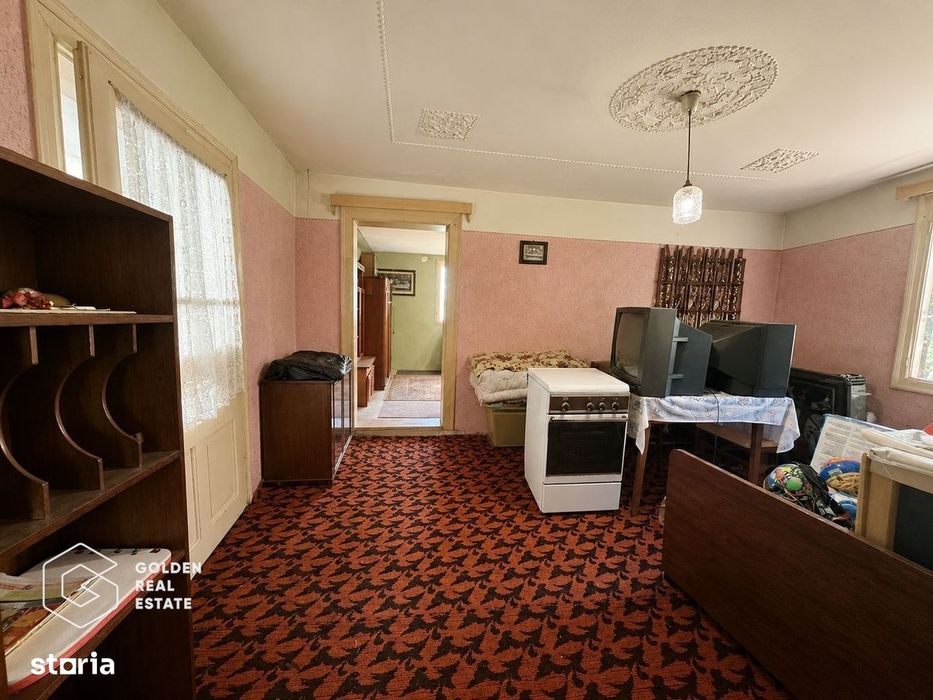 Casa traditionala cu teren 3.086 mp,  Căpruța, Arad