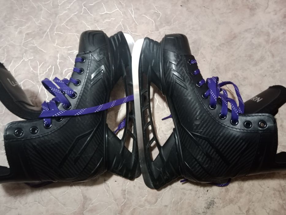 Коньки хоккейные