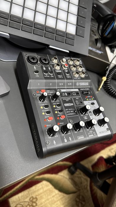 Yamaha AG06  Микшерный пульт для стрима