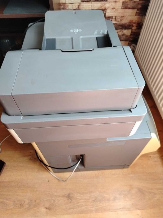 Vand imprimanta multifunctionala