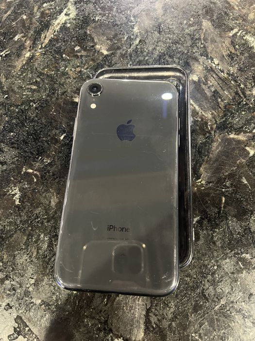 Продам Iphone XR