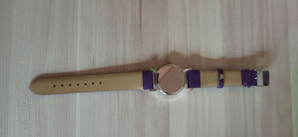 Два дамски часовника на Avon