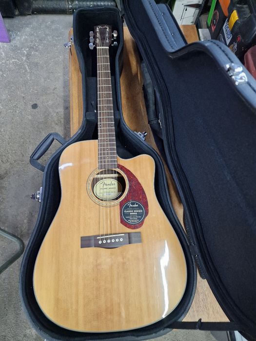 Гитара акустическая