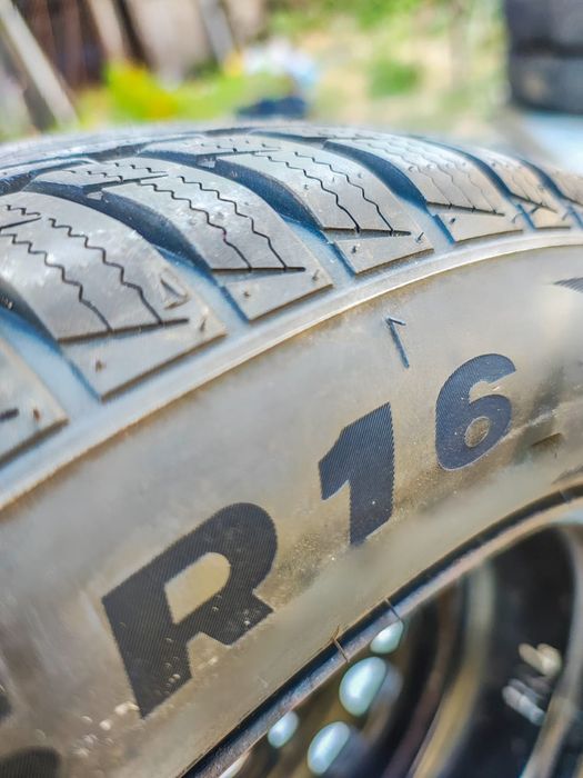 Set roți all seasons plus rezervă