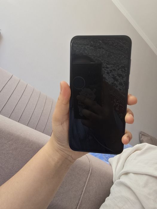 Телефон очень новое 256 гб Сама я купила за 187 666  для своего парня