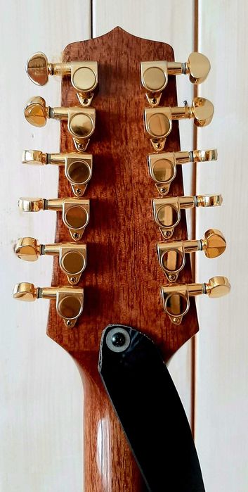 Ел.-акустична 12-струнна китара Takamine G Series с колан и куфар