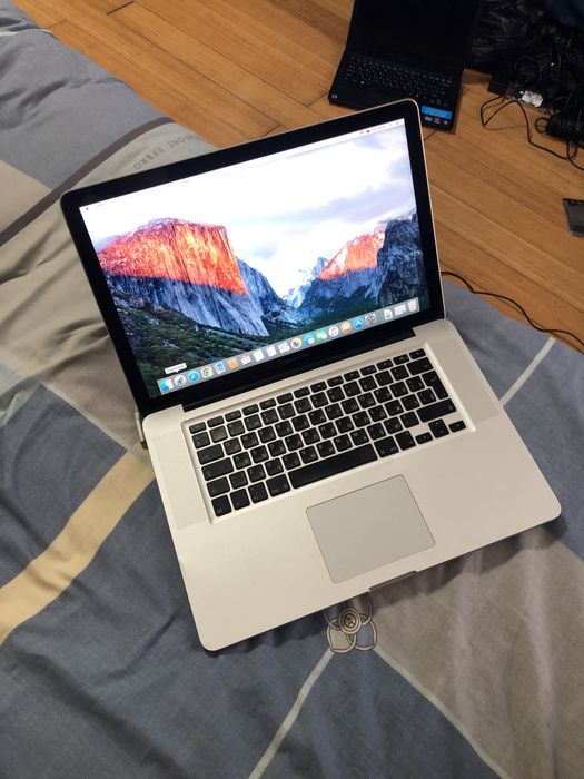 Macbook pro продам intel i7 озу 8гб ssd диск на 240гб срочно