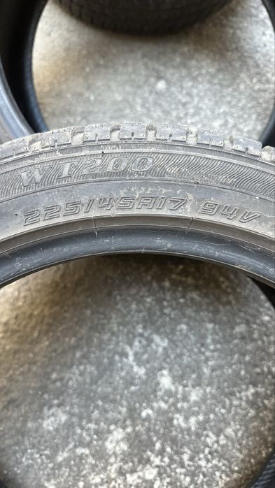 Sumitomo зимни гуми 4 бр. 225/45 R17