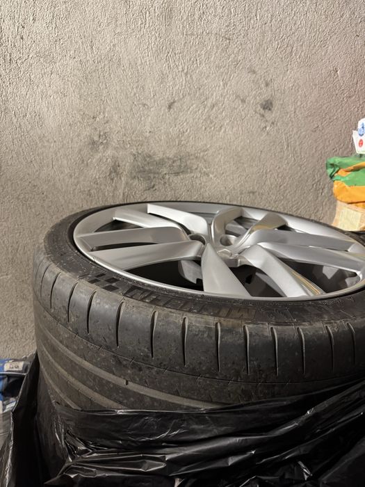 Tesla S ARACHNID 21” 5X120