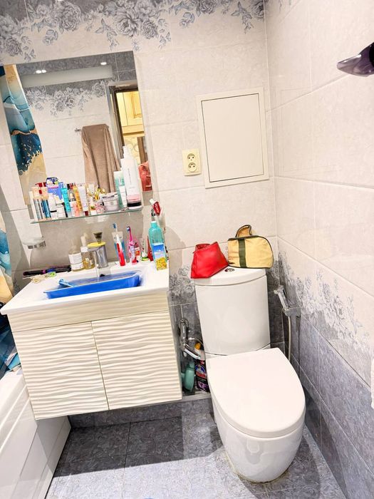 Срочно Продам квартиру Чиланзар 5. Хамза метро.  3х комнатная