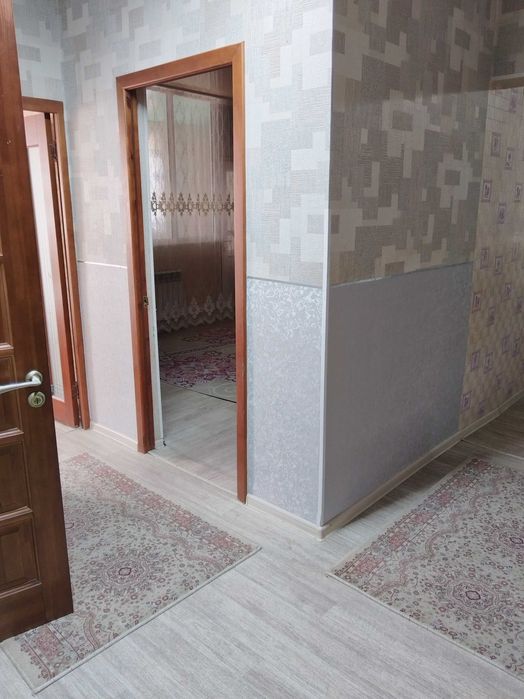Центрден 2ком. Сатылады 1этаж, 2этаж, 3этаждан.