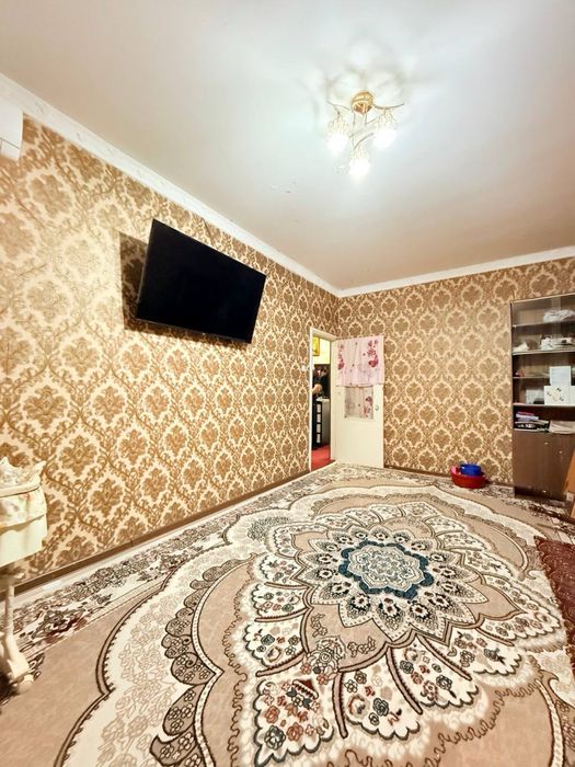 Massiv panelniyda 4 xonalik uy sotiladi