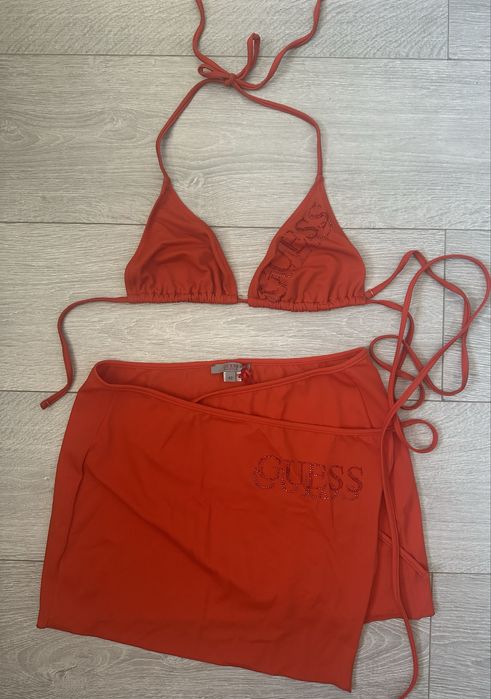 Бански - Oysho, guess