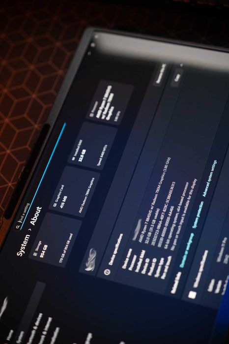 Lenovo IdeaPad Pro 5 14AHP9, AMD Ryzen 7 8845HS, 32GB RAM, 1TB SSD