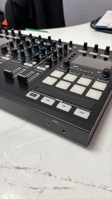 Consola DJ Traktor KONTROL S5