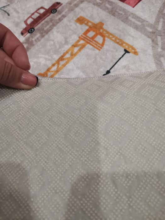 Нов детски килим с мотиви 100х60