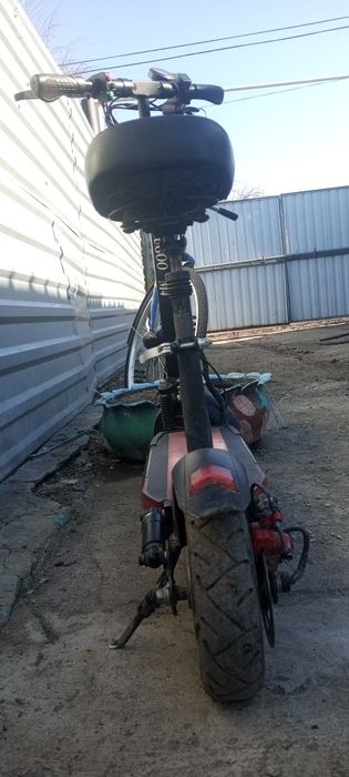 Электросамокат в отличном состоянии