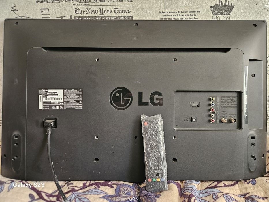 Телевизор LG 32LF560U