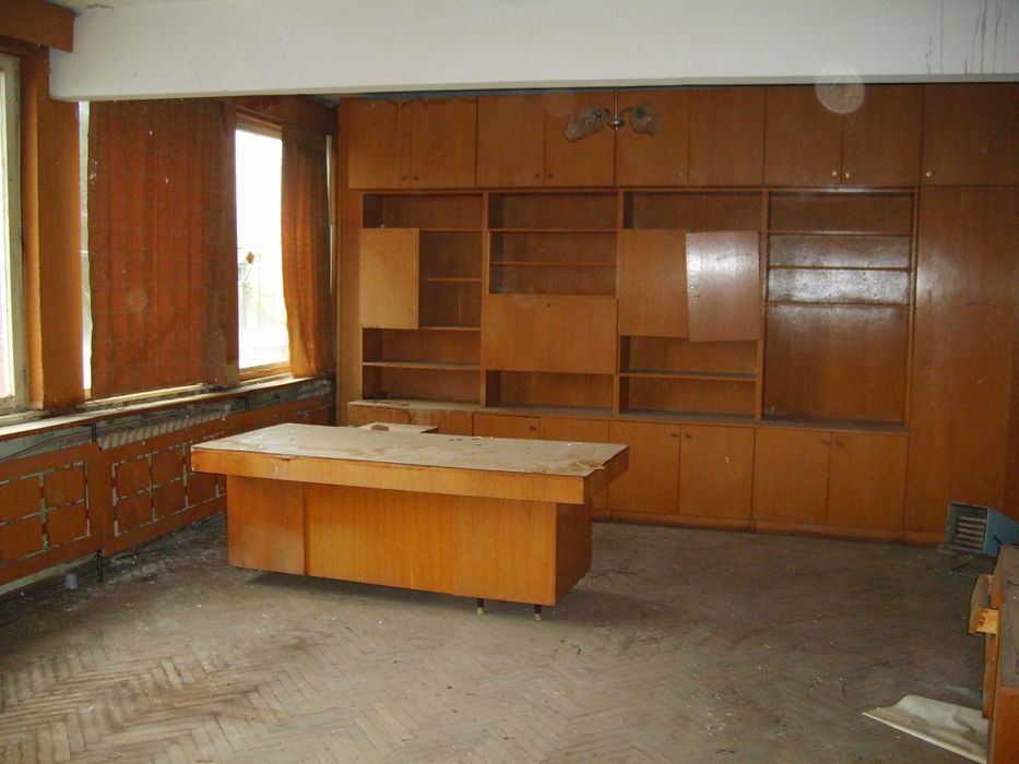 Дава се под наем Офис в Шумен, Център - 507 кв.м за 76500 € - Снимка #9