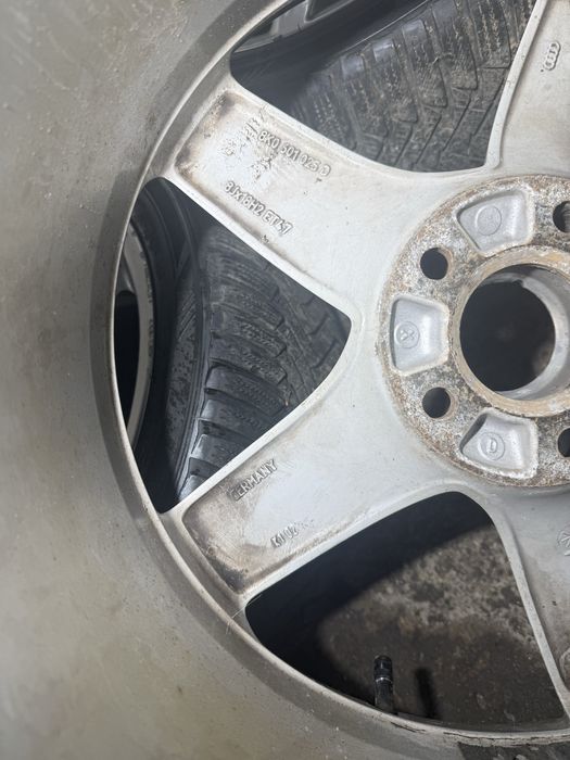 Зимни гуми Laufenn 245/40/18 3 броя . Джанти за audi 18 cola цола