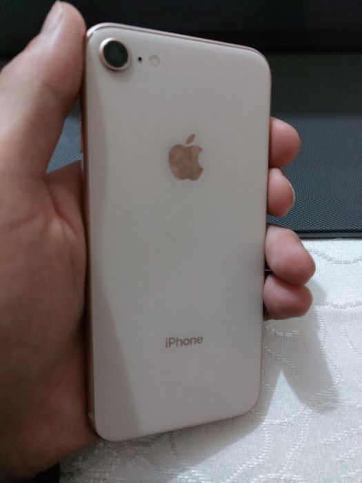 Iphone 8 yaxshi holatda