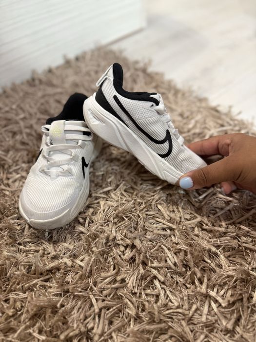 Маратонки nike и puma 26 номер