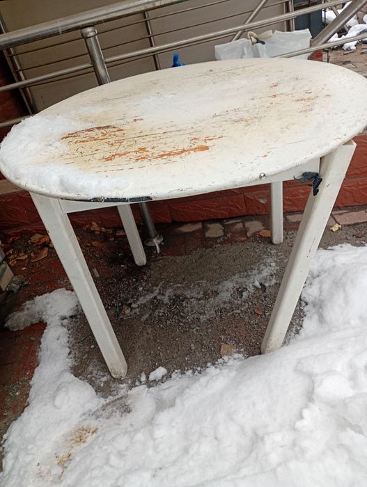 Стол круглый деревянный