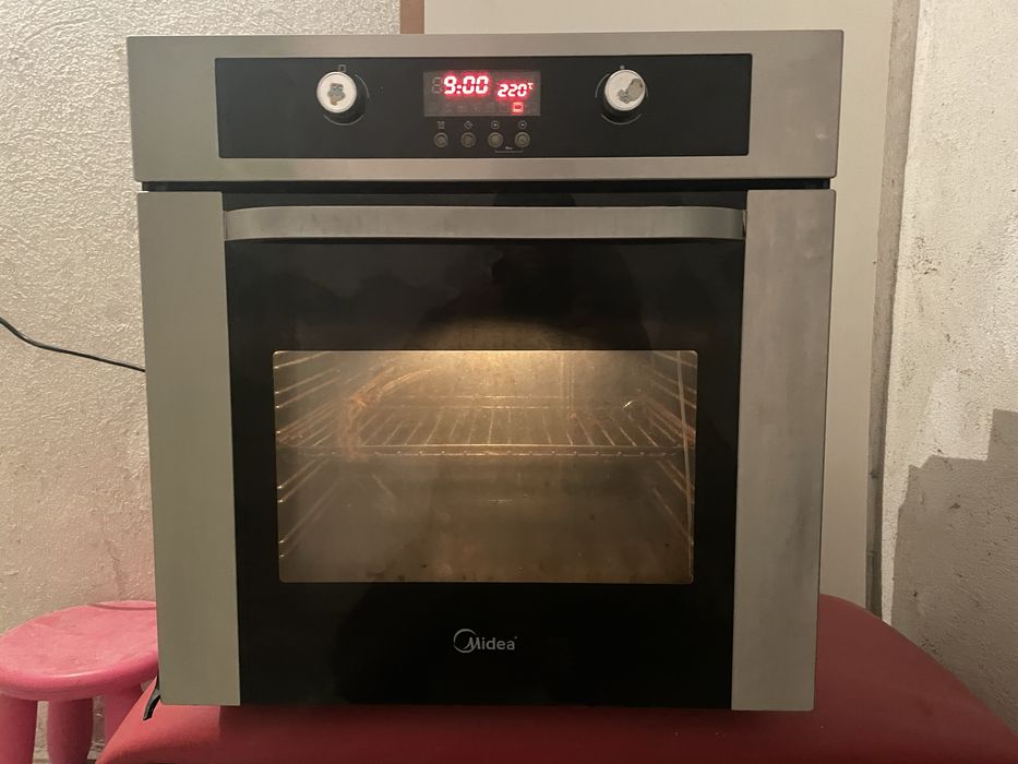 Фурна Midea Студентски град