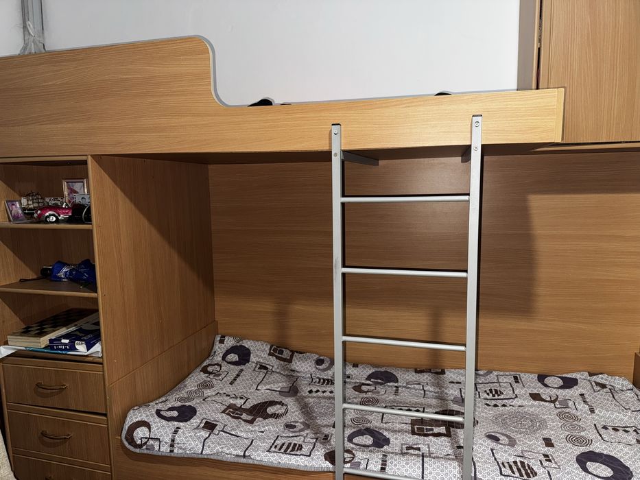 кровать двухярусный