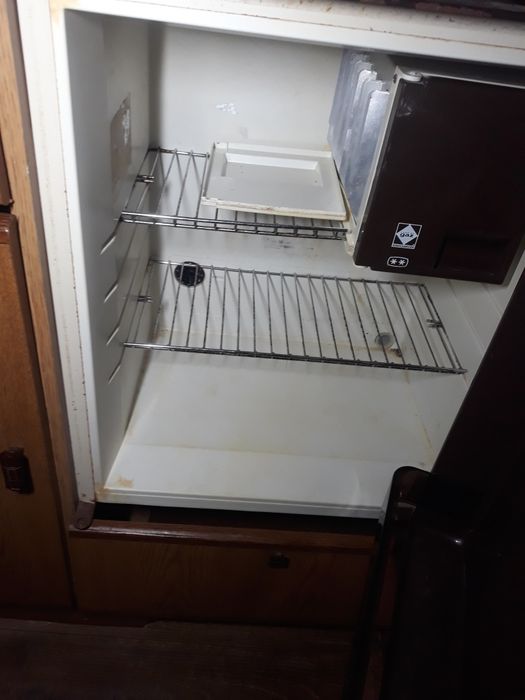 Продавам 4 метра каравана