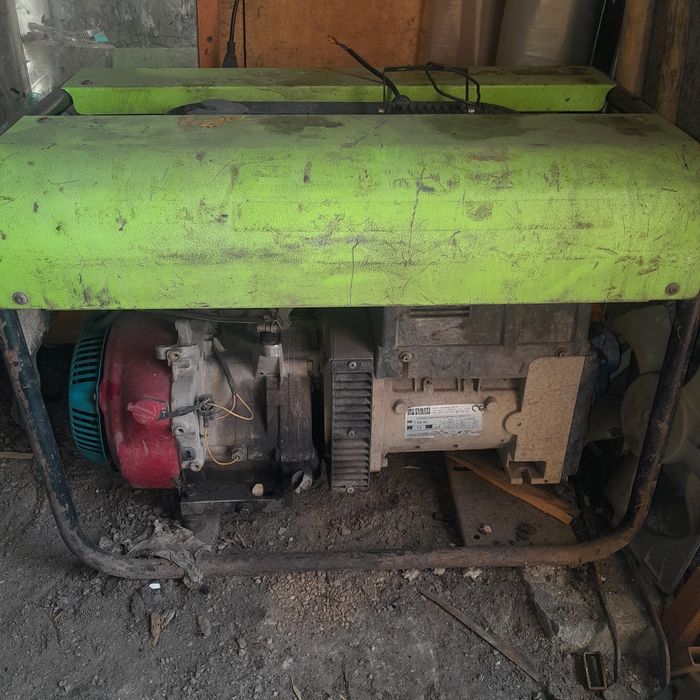 Генератор трехфазны