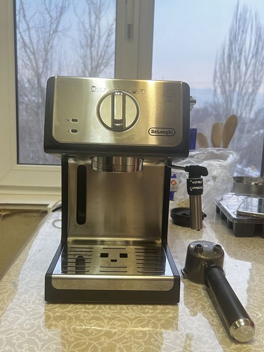 Рожковая кофеварка Delonghi