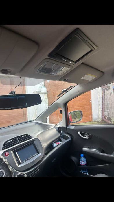 Продавам Хонда модел- джаз SI -поръчкова -спортно заводско изпълнение