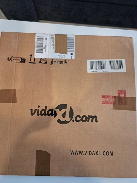 Oglinda de perete, vidaXL, Sticla, Argintiu, 40 x 40 cm

Livrare în: T