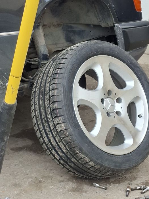 Мерседес бенс 104