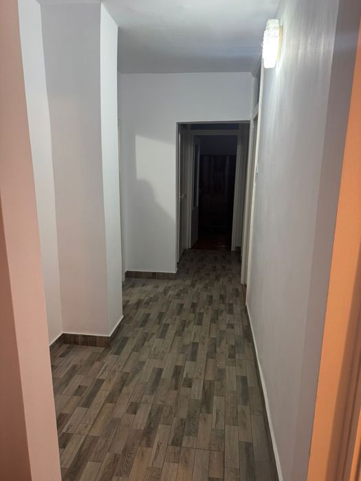Apartament cu 4 camere de inchiriat
