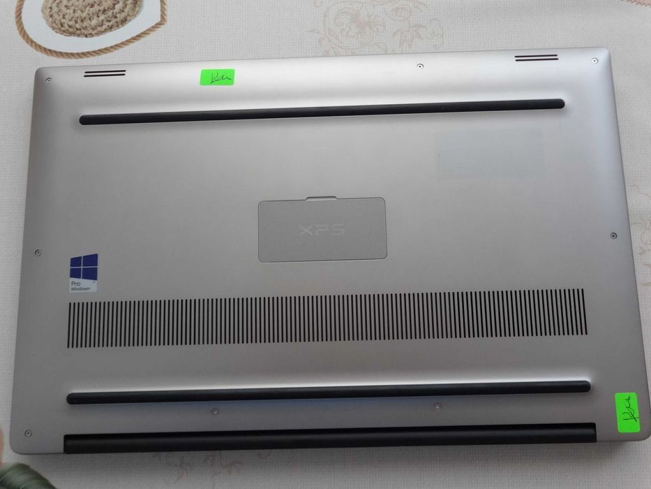 Лаптоп Dell XPS 15 9560 - 15.6"- i7-7700HQ 2.8GHz/16GB RAM/SSD 256GB