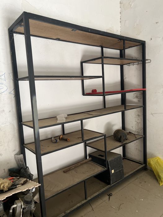 Полка стеллаж с ножками