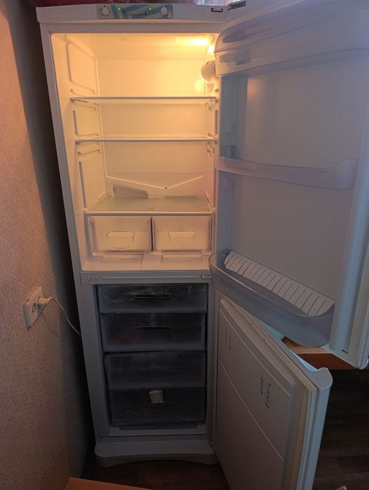 Продам холодильник