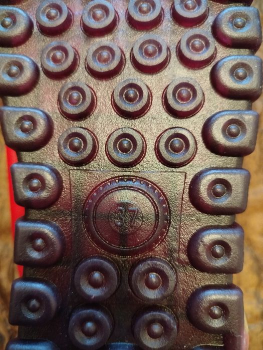 Червени обувки за пролет/есен