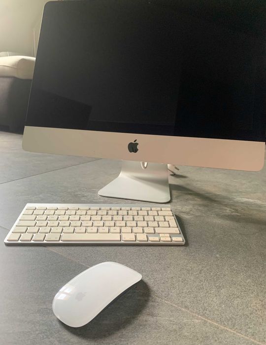 Apple iMac 21.5" Mid 2014, SSD 500GB, 8GB RAM, с клавиатура и мишка