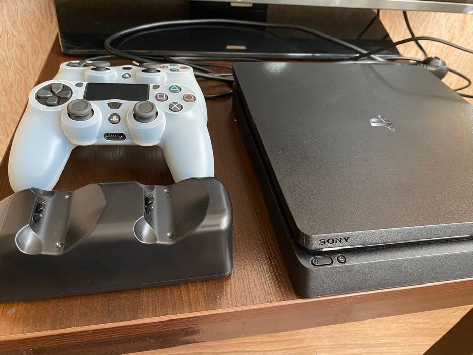 PlayStation 4 slim