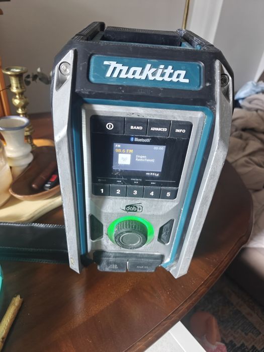 Radio makita DMR115