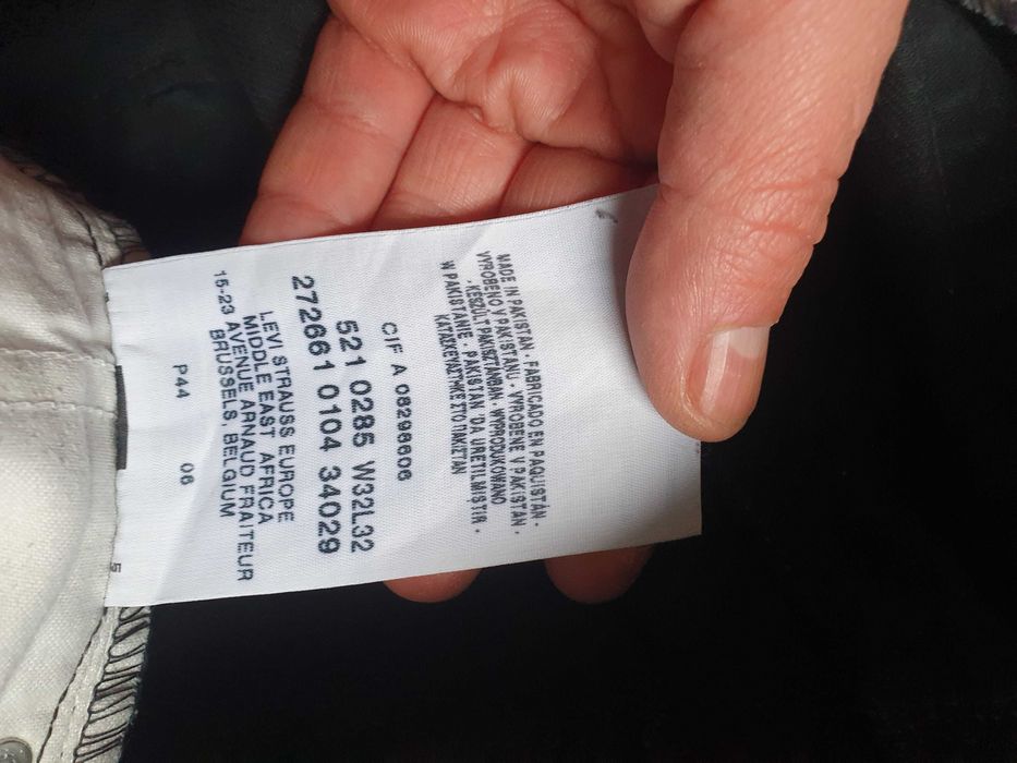 Blugi LEVI'S 521 - Marime W33 L32 (Talie 81 cm)