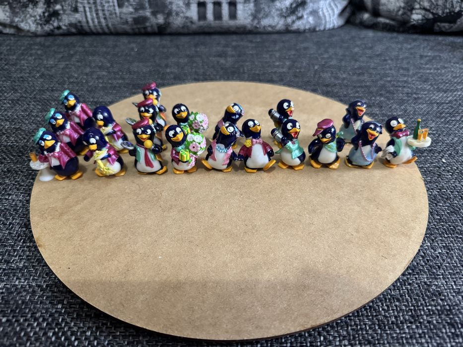 Продам киндеры,  пингвины