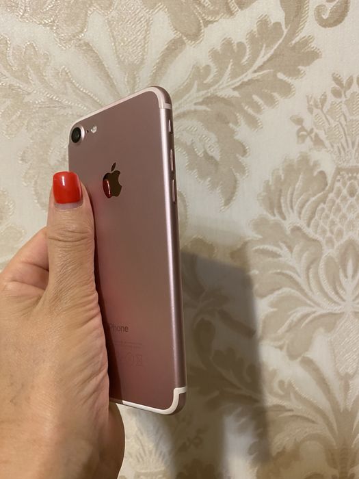 Продам iphone 7