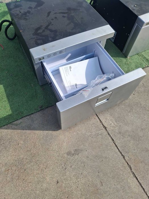 Хладилници с чекмеджета