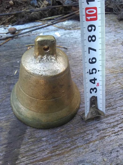 Стар месингов звънец